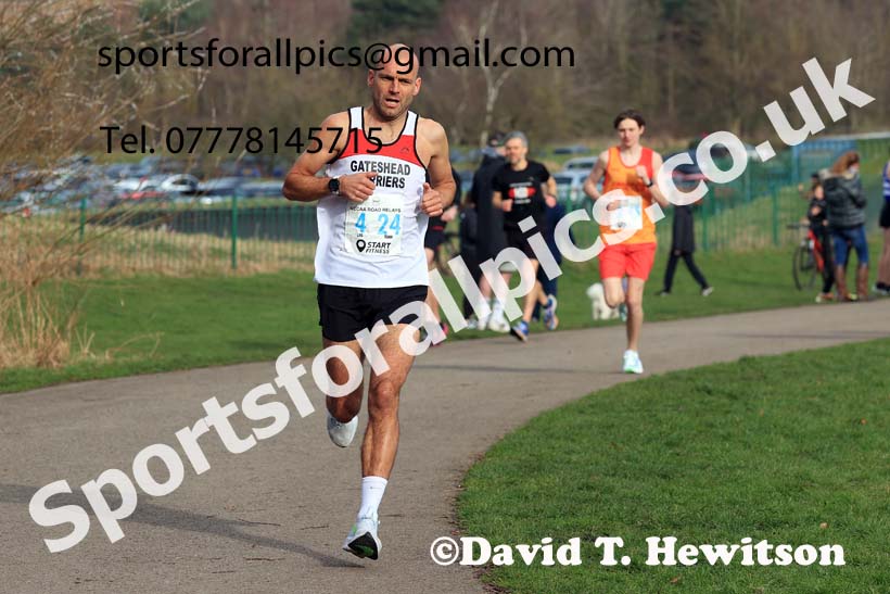 Senior and Veteran Men in the 2024 NECAA Road Relays Champs., Hetton Lyons Country Park, Hetton le Hole, County Durham. Photo: David T. Hewitson/Sports for All Pics